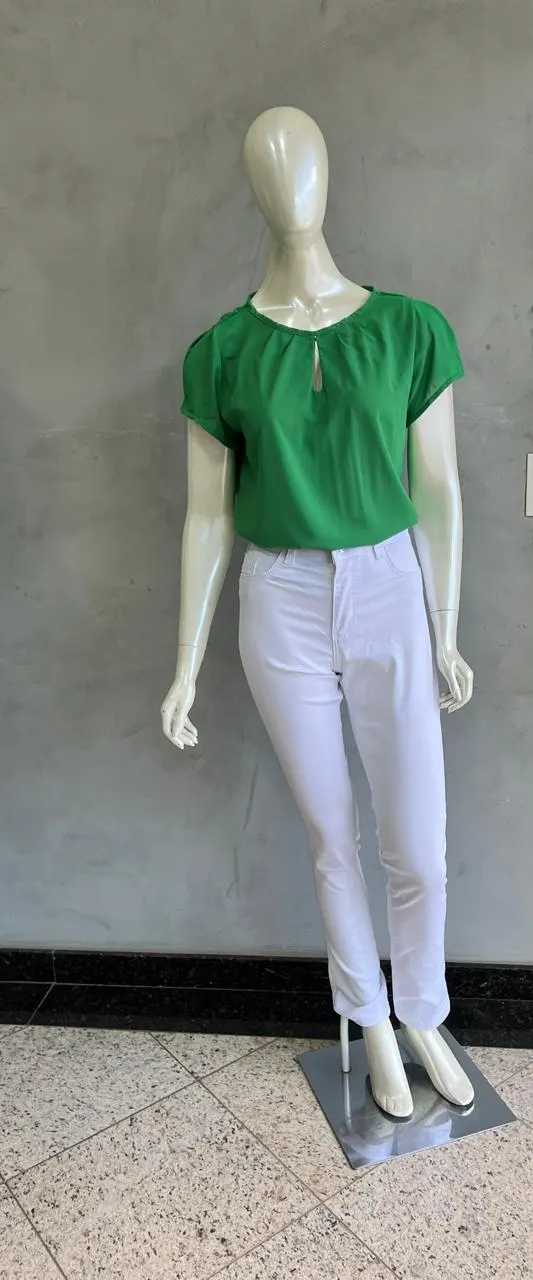 Blusa Verde Gola Franzida e Calça Branca 2 — Artveste Uniformes