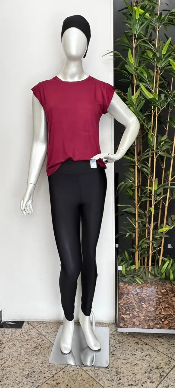 Camiseta Bordô e Legging Preta — Artveste Uniformes