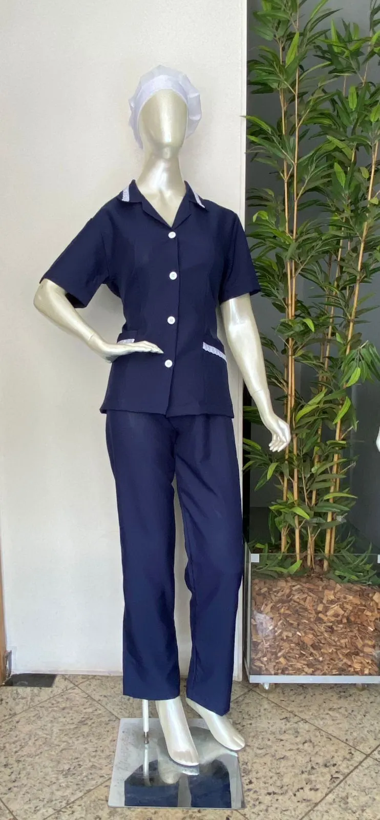 Conjunto Camisa Manga Curta com Renda Azul Marinho e Calça — Artveste Uniformes