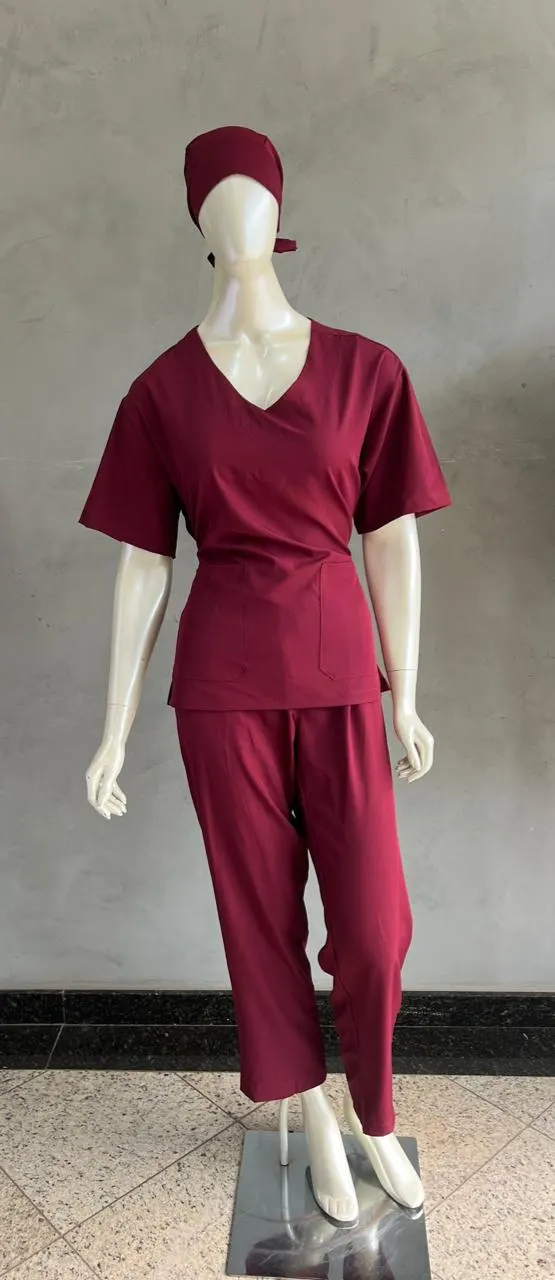 Conjunto Scrub Bordô — Artveste Uniformes