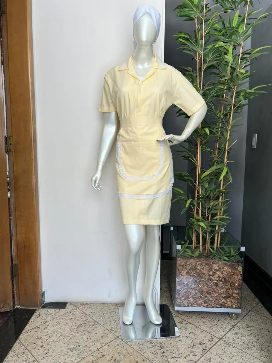 Vestido Amarelo com Avental de Renda — Artveste Uniformes