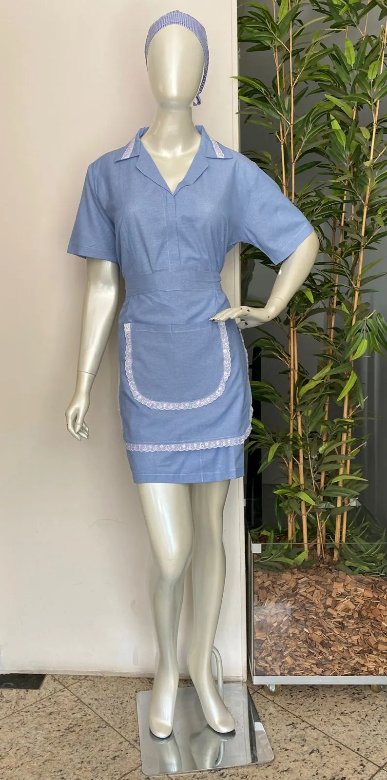 Vestido Azul Claro com Avental de Renda — Artveste Uniformes