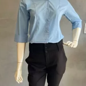 camiseta feminina e calça social feminina